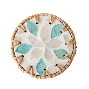 Posavasos de ratán de mosaico artesanal de fábrica, posavasos de ratán redondo de nácar, protectores de bebidas duraderos elegantes para decoración del hogar - Product Image 1