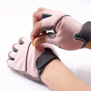 Guantes de levantamiento de pesas personalizados con agarre antideslizante y soporte para la muñeca, pedidos al por mayor directos de fábrica - Product Image 4