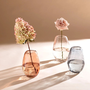 Nouvelle arrivée Vase en verre coloré soufflé à la main Beau vase en verre disponible au prix de gros - Product Image 6