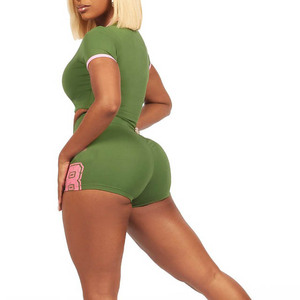 Ensemble T-shirt et short pour femmes, tenue décontractée tendance en deux pièces, ensemble T-shirt et short confortable pour tous les jours, pour la maison et la rue - Product Image 2