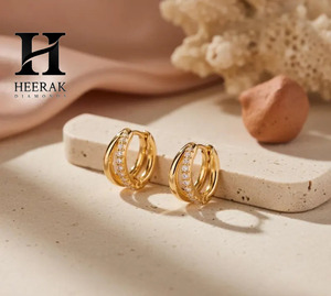 Modernos Pendientes Huggie de Doble Hilera con Diamantes Cultivados en Laboratorio, Oro Sólido de 14K, Pendientes de Aro Minimalistas de Dos Hileras para Mujer - Product Image 3