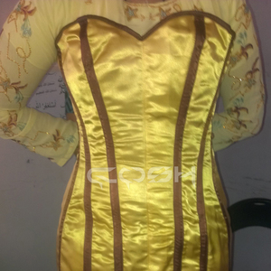 Robe mini dorée sans bretelles avec rayures marron, coupe moulante, vente en gros - Product Image 4
