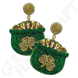 Hocus Pocus Star Drop Seed Pendientes con cuentas Pendientes colgantes de Halloween hechos a mano con intrincado abalorio de estrella Perfecto para Witchy - Product Image 3