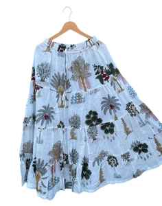 ลายพิมพ์พฤกษศาสตร์และธรรมชาติสุดหรูสีขาวพรีเมียม ผ้าเนื้อนุ่มเบาสบาย พร้อมเอวยางยืดสวมใส่สบายสำหรับใส่ในชีวิตประจำวัน - Product Image 5