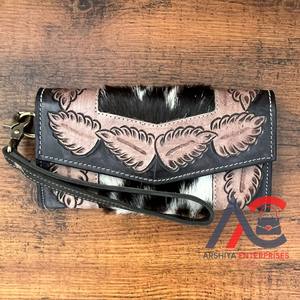 Pochette en fourrure de vachette élégant usiné à la main sculpture portefeuille en cuir multi-usages cuir occidental élégant portefeuilles pour femmes - Product Image 1