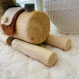 La scultura in legno di cervo intagliata a mano YEEYAYA per decorazioni per la casa o decorazioni per la camera presenta animali selvatici provenienti da Zoo o cervi - Product Image 1