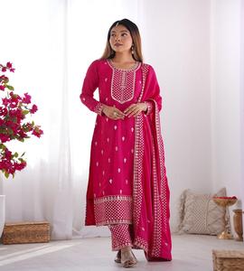 Nouvel arrivage de Kurta en soie de chinon pour femmes avec designer Dupatta et pantalon tenue ethnique élégante parfaite pour les fêtes et les mariages - Product Image 1