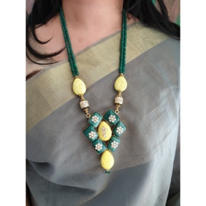 Verde y amarillo cuentas piedra fusión moda joyería conjunto colgante con pendientes - Product Image 1