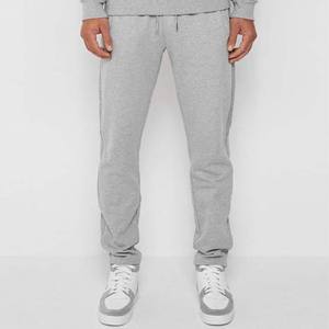Pantalon de sport pour homme OEM personnalisé de haute qualité, jogging d'extérieur, taille élastique, imperméable, coupe droite, design rayé incurvé, décontracté - Product Image 2