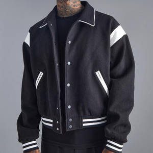 แจ็คเก็ตเบสบอลวาร์ซิตี้แบบวินเทจ แขนหนังปักไหมเชนิลล์ ระบายอากาศได้ดี สำหรับผู้ชาย ผลิตตามแบบ OEM - Product Image 1