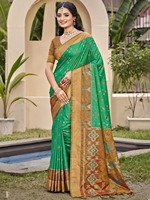 Sari en soie Banarasi Pochampally semi-blanc de qualité supérieure, motif zigzag sur toute la surface |   Ikkat tissé à la main |   Tout pour les femmes