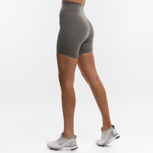 Shorts de sport décontractés sans couture de haute qualité pour femmes, leggings de fitness taille haute pour le yoga, couleur unie, respirant et léger - Product Image 3
