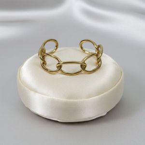 Brazalete Abierto de Latón Plateado de Alta Calidad para Mujer, Elegante y de Diseño, con Joyería Personalizada, al Precio Más Bajo - Product Image 4