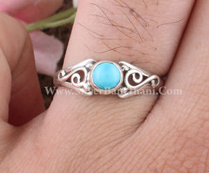 Style Vintage 925 Sterling Silver Turquoise Ring Dainty Scrollwork Artisan Bijoux en pierres précieuses faits à la main pour les femmes pour les mariages - Product Image 6