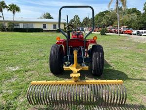1989 Massey Ferguson 1035 Tracteur à roues Fiable Expédition rapide Moteur à roulement essentiel Moteur Pompe à engrenages Boîte de vitesses Tracteurs d'occasion - Product Image 5