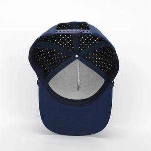 Casquette de baseball personnalisée à 5 panneaux en caoutchouc PVC avec logo en corde, chapeau perforé imperméable à l'eau découpé au laser, chapeau de papa de sport de performance - Product Image 3