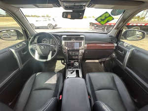 Auto Usado de Calidad a Precio Accesible, Toyota 4Runner 2023, Volante a la Izquierda - Product Image 2