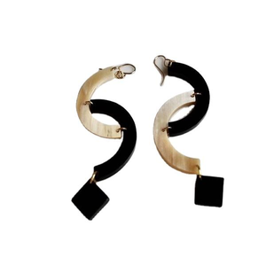 Boucles d'oreilles en corne de style nouveau Utilisation quotidienne Bijoux en corne de buffle pour femmes au prix de vente en gros par glowin fashion - Product Image 3