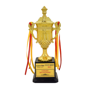 Nuevo trofeo de plástico de moda, diseño personalizado para uso corporativo - Product Image 1