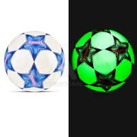 Ballon de football de qualité professionnelle, léger, personnalisable, en PVC écologique, design optimal, vente en gros, haute qualité à prix raisonnable