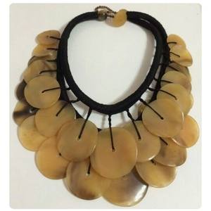 Collier pendentif en corne artisanal de qualité supérieure, charme tribal unique pour filles, approvisionnement en gros, colliers de mode, style vintage - Product Image 6