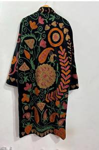 Abrigo Largo de Terciopelo Negro Estilo Bohemio para Mujer, Bordado a Mano, Estilo Suzani, Chaqueta Vintage de Invierno - Product Image 4