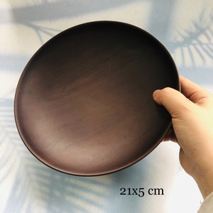 Grande assiette ronde en bois naturel, plateau de service en bois, fabrication artisanale fabriquée par VITRAPRO - Product Image 2