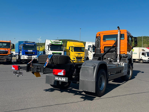 Camión Diésel 4x4 Usado de Servicio Pesado con Transmisión Automática y Sistema Hidráulico, Estándar de Emisiones Euro 6 - Product Image 5