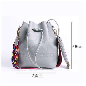 Bolsos de Moda de Cuero de Último Diseño, Bolsos de Mano de Cuero de un Solo Color Personalizados a Bajo Precio - Product Image 4