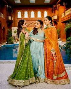 Chinon soie séquence broderie avec glands robe et bas avec papillon Net séquence brodé Dupatta Designer fête porter - Product Image 4