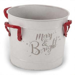 Maceta de metal Holly Haven con encanto rústico diseñada para jardín de Navidad lleno de poinsettias pinos de invierno y magia navideña - Product Image 3
