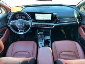 Sportage SX Prestige 2024 con Tracción Delantera, Volante a la Izquierda, Asientos de Cuero, Cámara Trasera, Pantalla Táctil y Faros de Xenón - Product Image 5