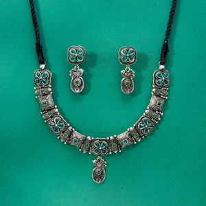 Conjunto de joyería de latón de estilo lindo de calidad de exportación hecha a mano, collar de diamantes de imitación de cristal chapado oxidado, pendientes para mujer - Product Image 2