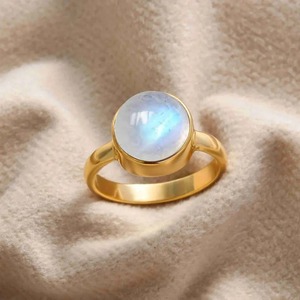 Bague de luxe en pierre de lune la plus demandée pour les femmes ou la guérison spirituelle et les occasions spéciales disponibles pour l'approvisionnement en gros - Product Image 3