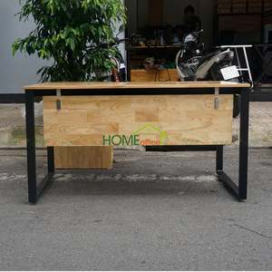 Escritorio Ejecutivo Minimalista BGDCN68003 con Base de Gabinete de 1.4m x 1.4m en Madera de Caucho y Patas de Hierro de 25x50mm, Requiere Ensamblaje - Product Image 4
