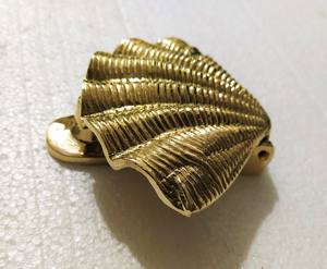 Elegante mar de latón moderno para aldaba de puerta de concha, artesanía de Metal con técnica de chapado para decoración contemporánea del hogar - Product Image 4