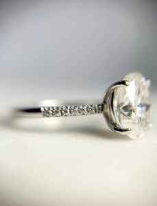 Anillo solitario de moissanita Vintage de Plata de Ley 925, regalo de compromiso hecho a mano - Product Image 2