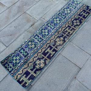 Alfombra Vintage de 1.4x5 pies, Alfombra Turca Pequeña, Alfombra Azul de Lana Marroquí - Product Image 2