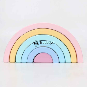 Jouet empilable arc-en-ciel en bois pour la motricité des tout-petits et le jeu de couleurs Tradebyd - Product Image 5