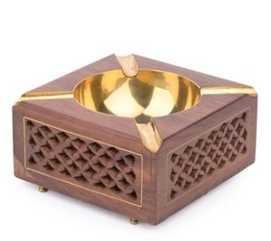 Cenicero cuadrado de madera con tapa de latón y trabajo Jaali en los lados Cenicero de escritorio interior y exterior de madera artesanal - Product Image 1