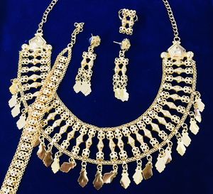 ชุดเครื่องประดับแฟชั่นวินเทจชุบทอง24K ของผู้ผลิตอินเดียประกอบด้วยสร้อยคอทองแดงเข็มกลัดแรงบันดาลใจจาก USA France - Product Image 1