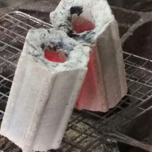 BRIQUETAS HEXAGONALES DE CARBÓN POR BIWOOD COMPANY VIETNAM, LARGO TIEMPO DE ARENAMIENTO, ALTA CALIDAD PARA BBQ - Product Image 1