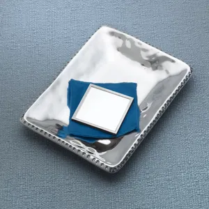 Bandeja Metálica Hecha a Mano con Acabado Metálico para Decoración de Mesa Elegante, Bandeja Plateada Pulida con Diseño Floral, Segura para Eventos de Catering - Product Image 2