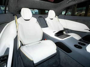 Lot-US Emeyq 675kW R 102kWh 4dr Auto 4 Asiento Bien Usado - Product Image 5