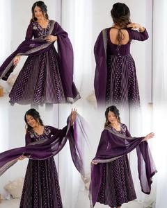 NOUVEAU RADHE EXPORT Robe ANARKALI Traditionnelle pour Femme, Robes de Mariage Indiennes/Pakistanaises, Robe de Soirée avec Dupatta Broderie et Sequins - Product Image 3