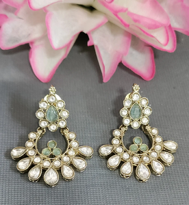 Lujoso pendiente estilo Kundan y Mehandi acabado hecho a mano para bodas y momentos festivos DE LA India - Product Image 4