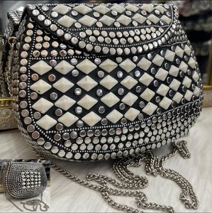 Pochette ethnique vintage en métal fait main avec des pierres en mosaïque et un design en coquillage pour femmes, pochettes de soirée - Product Image 6