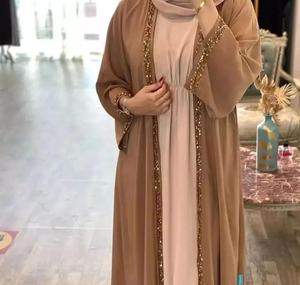Abayas de verano bordadas de diseñador con conjuntos de hiyab para mujeres Servicio OEM ligero y amigable con el clima cálido disponible - Product Image 1