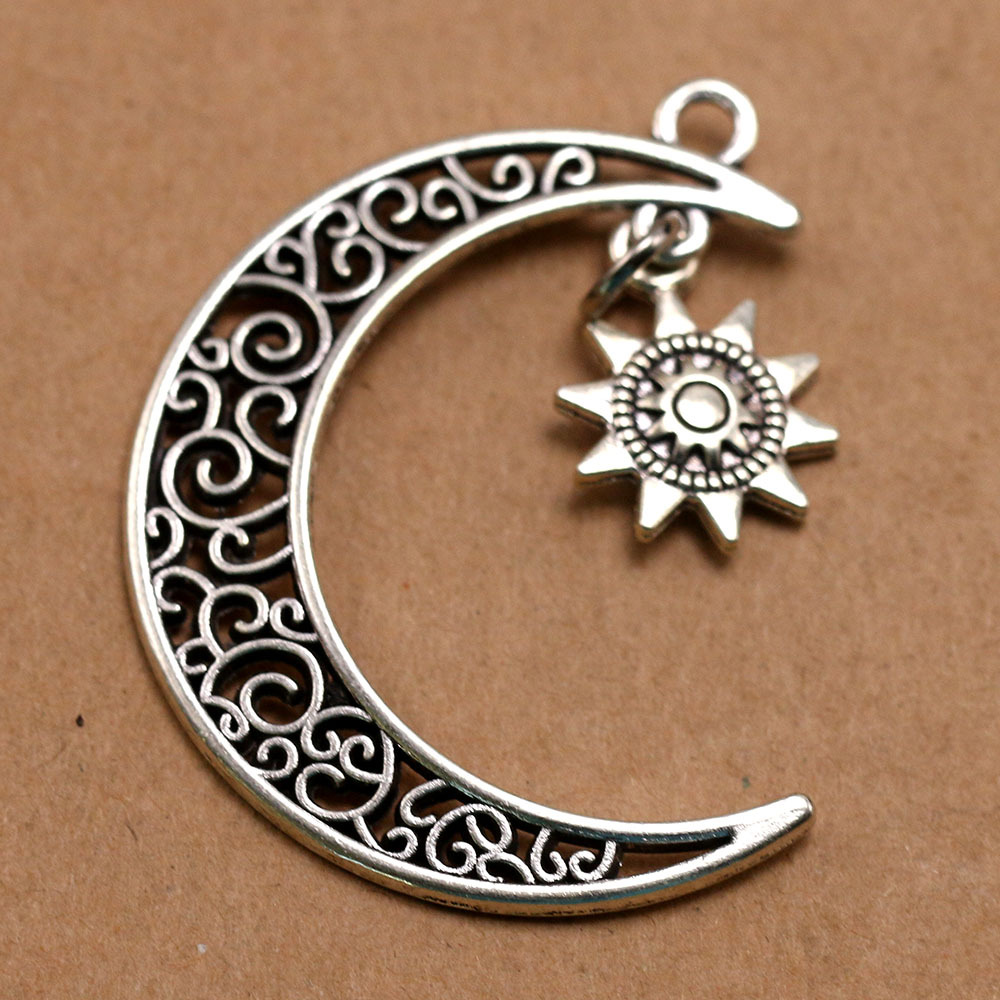 Moon + Smiley Sun couleur argent antique plaqué