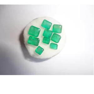 Piedra preciosa verde de corte esmeralda natural de Brasil de buena calidad con bonito color y brillo para la fabricación de joyas certificada por IGI - Product Image 3